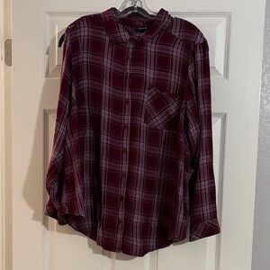 Torrid Women’s Challis Burgundy Plaid Button Down Shirt NWOT